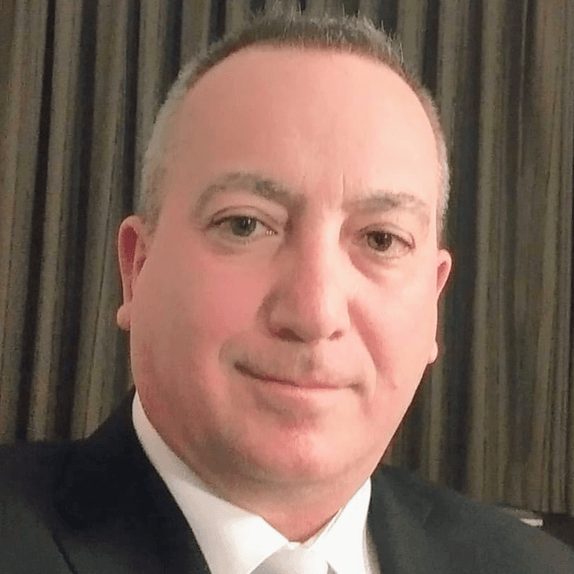 Uzm. Dr. Ayhan Erakay