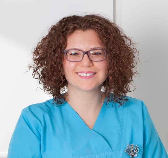 Dr. Dt. Atiye Gökşen Arda Sütlüoğlu