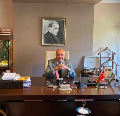 Uzm. Dr. Nihat Özkan