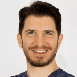 Dt. Arda Hacarlıoğlu