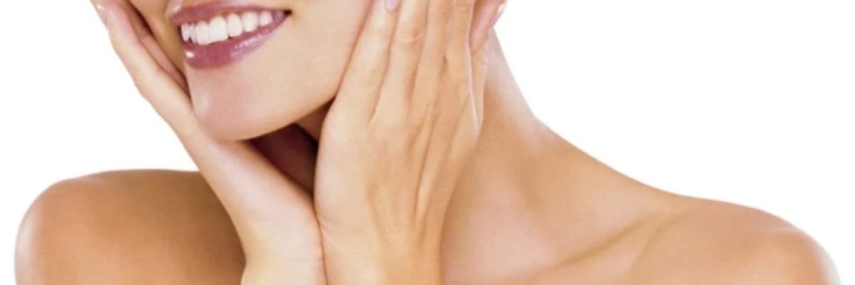 Genç bir yüz “v” şeklindedir