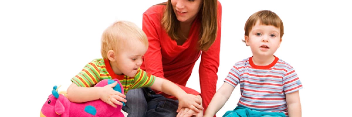 Yabancı bakıcı bebeğimin dil ve konuşma gelişiminde gecikmeye neden olur mu?