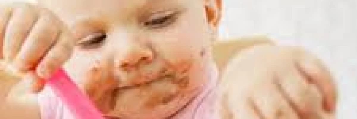 Bebeklerde katı gıdalara geçiş