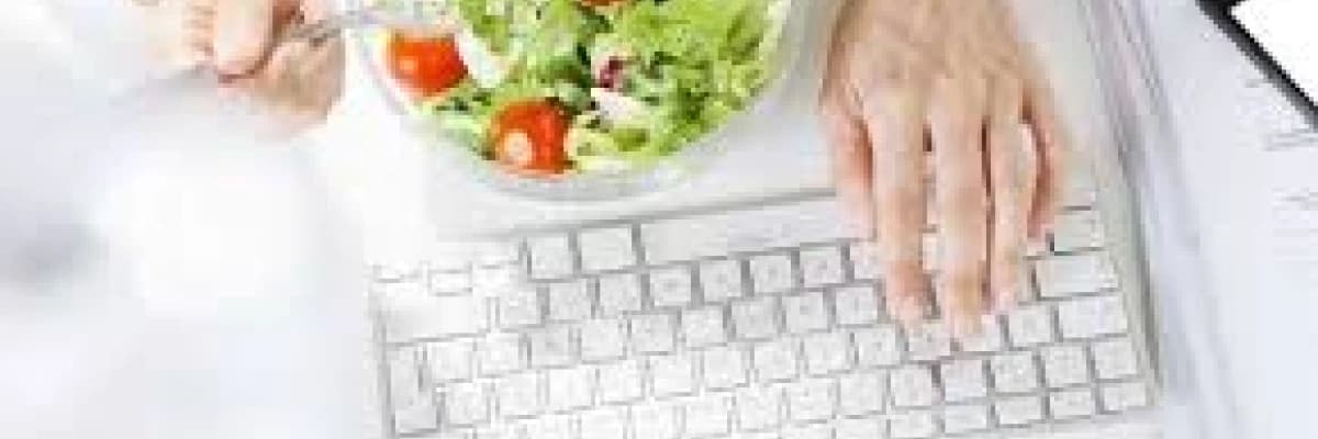 İŞ YERİNDE SAĞLIKLI BESLENME ÖNERİLERİ