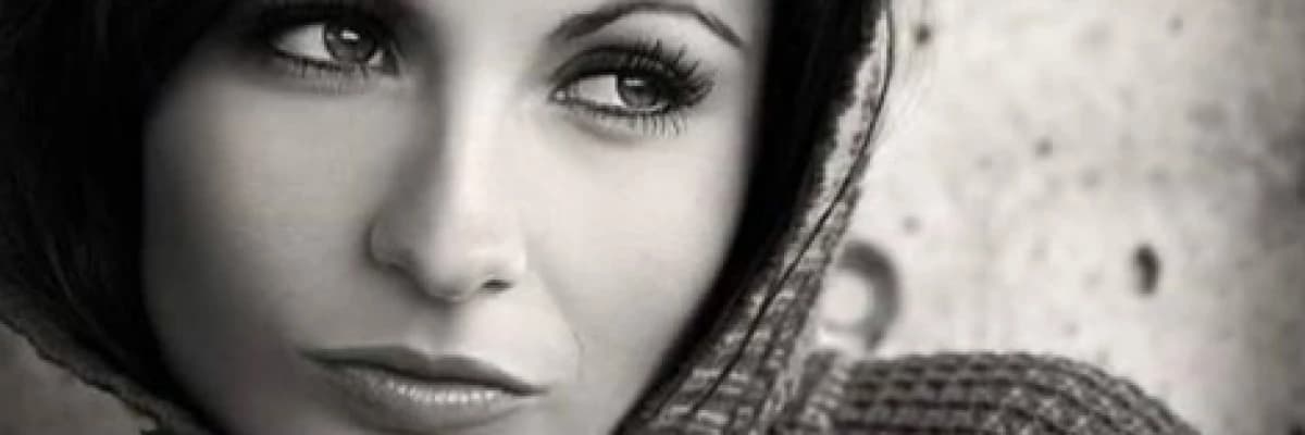 YAĞ ENJEKSİYONU İLE DOLGU