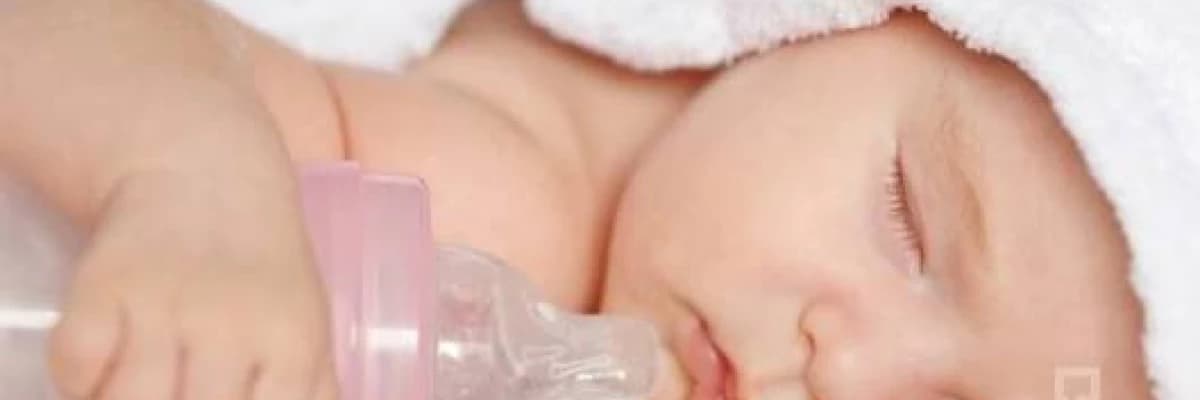 Erken çocukluk dönemi çürüğü (biberon çürüğü) nedir?