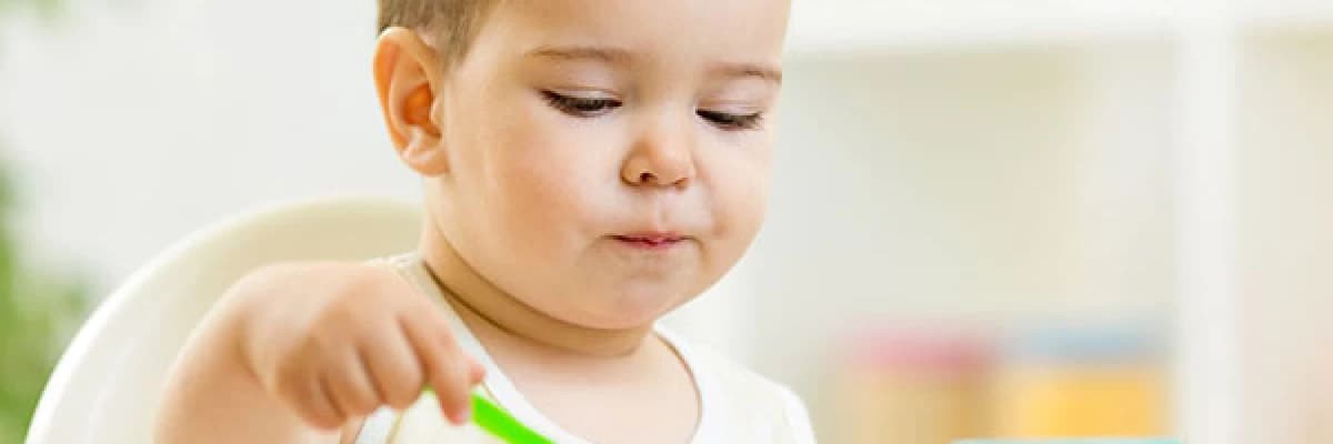 BEBEĞİMİ SEVGİYLE BESLİYORUM…