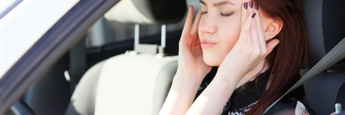 Kafamı çarptım, başım ağrıyor...