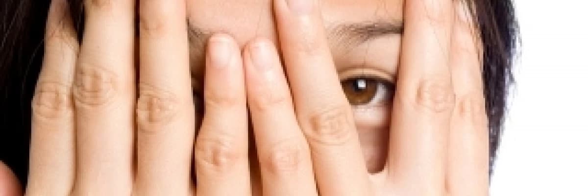 Sosyal Fobi: Tanımı, Belirtileri, Nedenleri ve Tedavisi