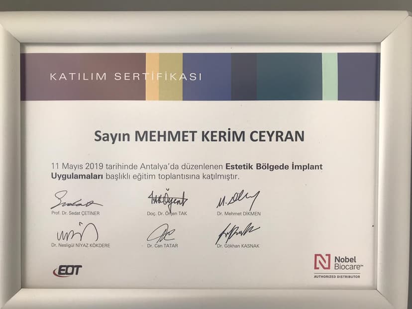 Estetik Bölgede İmplant Uygulamaları