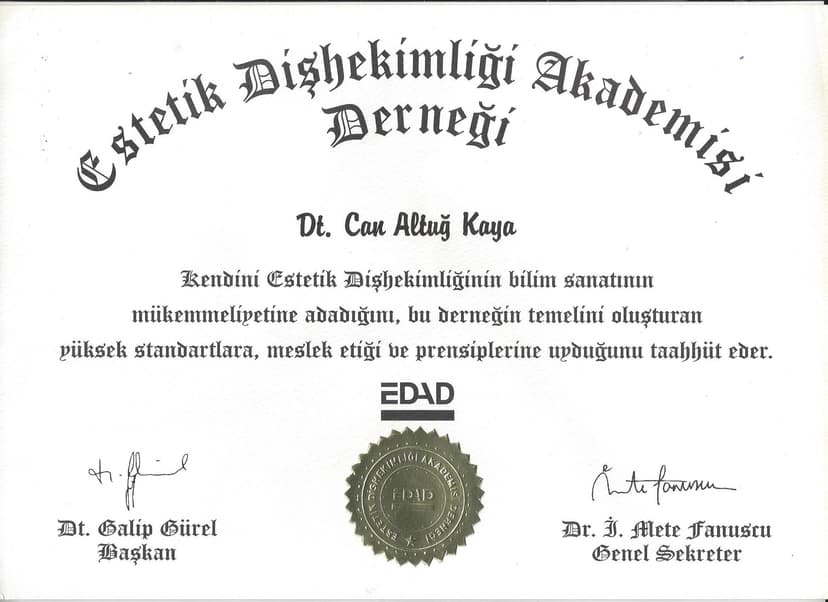 E D A D - Estetik Dişhekimliği Akademisi Derneği Üyesi