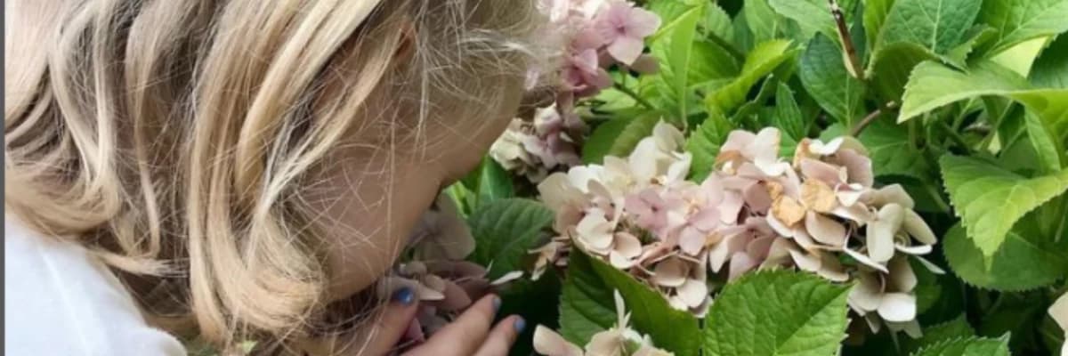 Ebeveynler nasıl davranırsa çocuk sevgiyi doğru öğrenir ve karşısındakine aktarabilir?