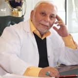 Dr. Suat Arusan Profil Fotoğrafı